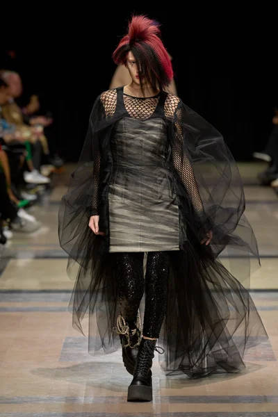 Look 26